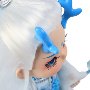 Dragon horn details of 9-inch Ao Bing Dragon Prince doll (blue, glossy).