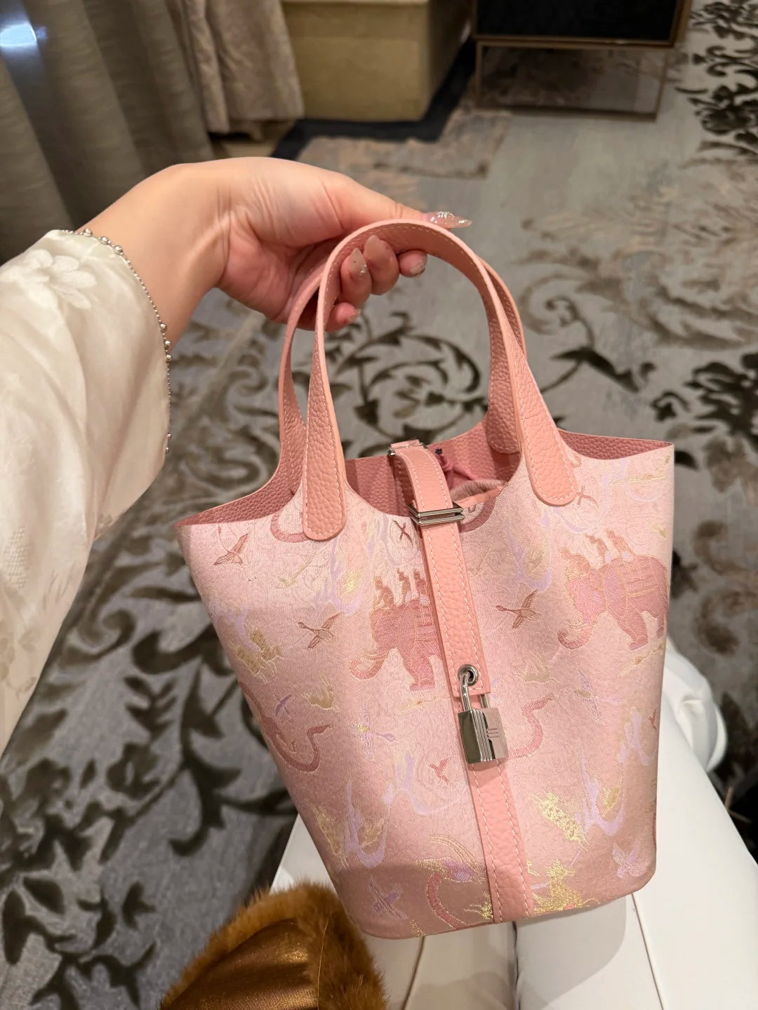 Shangjiukai Pink Dragon Elephant Song Brocade Basket Bag – New Chinese Style Silk Brocade Handbag-brocademodern