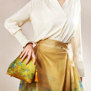 Chinese Painting Mulberry Silk Lux Kiss Lock Clutch Handbag - SinoCultural -- P170076
