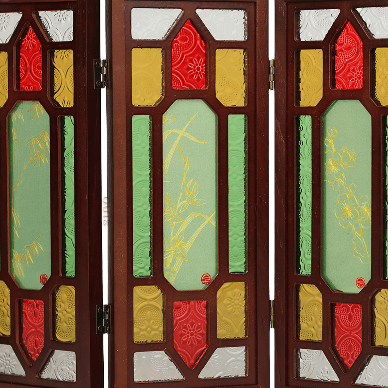 Hand-Embroidered Cantonese Mansion Window Ornament in Sandalwood Frame - SinoCultural -- BXL06WCS174A08