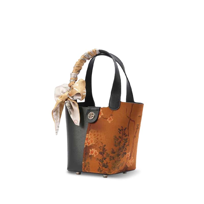 Xiangyunsha Silk Leather Plum Blossom Handbag