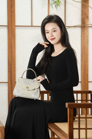 Gu (古) Series Embroidered Sycee Bag | Chinese-Style Yuanbao Handbag-brocademodern