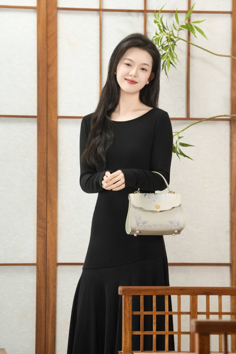 Gu (古) Series Embroidered Sycee Bag | Chinese-Style Yuanbao Handbag-brocademodern