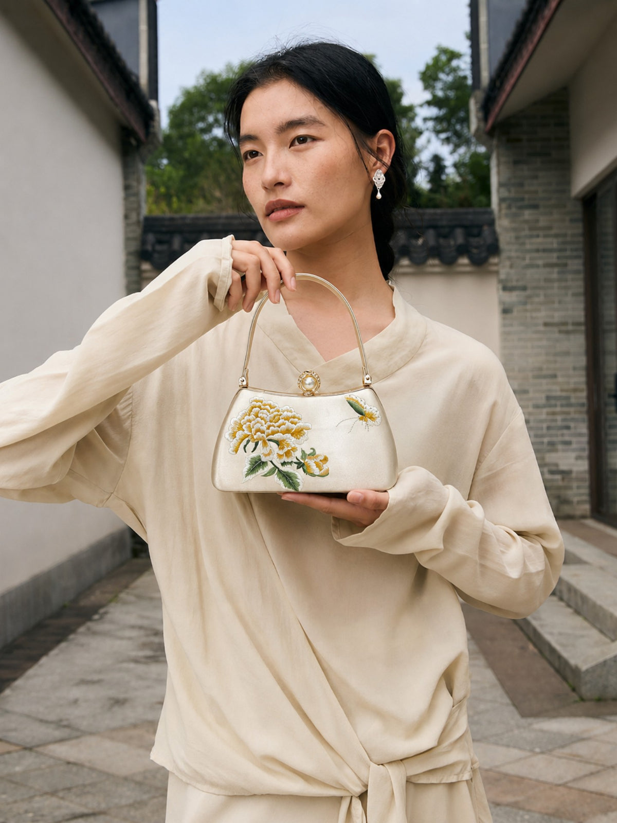 New Chinese Style Peony Embroidered Qipao Clutch Bag – Vintage Wedding Evening Handbag with Crystal Pearl Clasp-brocademodern