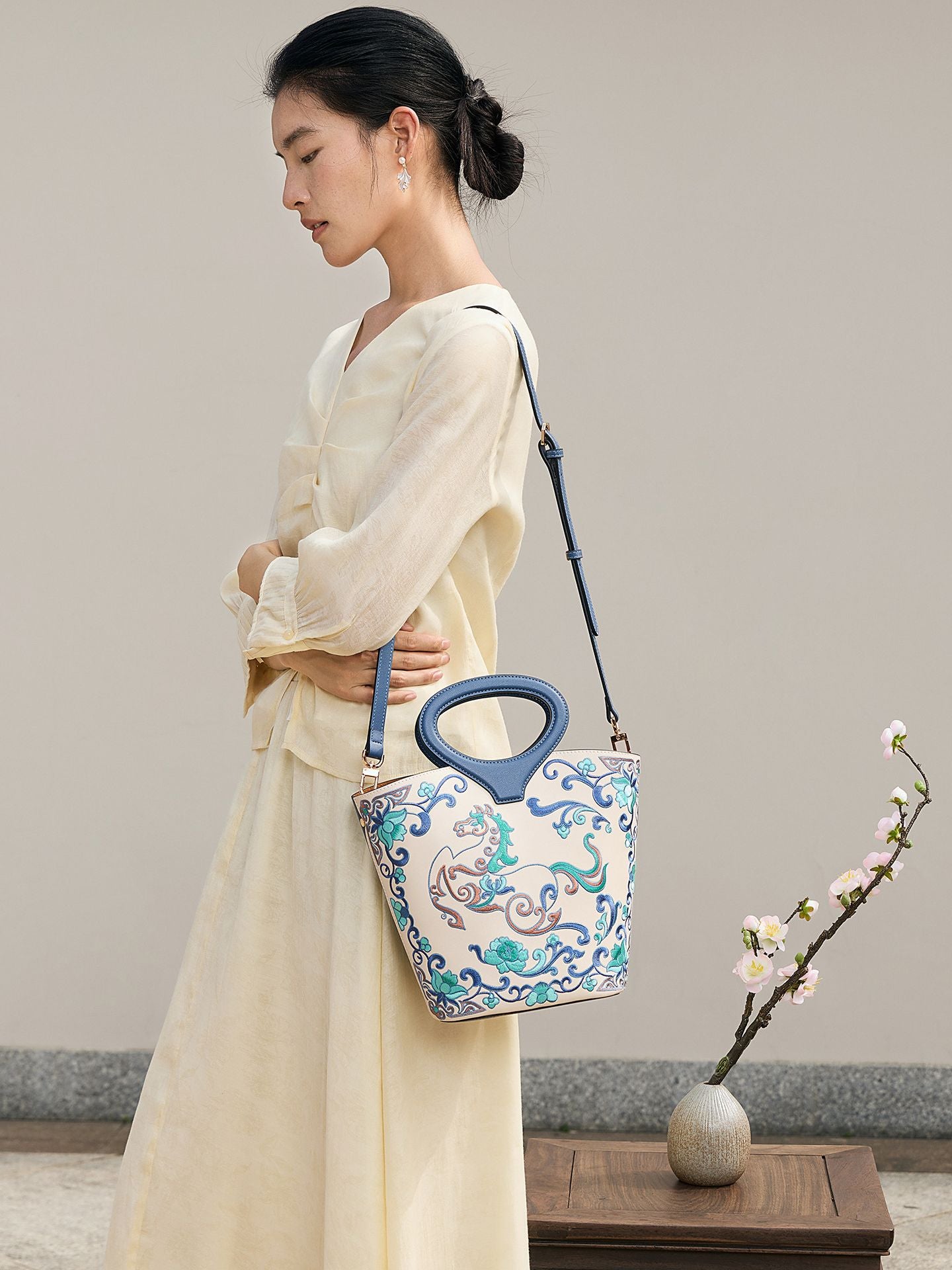 New Chinese Style Embroidered Leather Bucket Handbag - Heavenly Horse Fortune Tote Bag