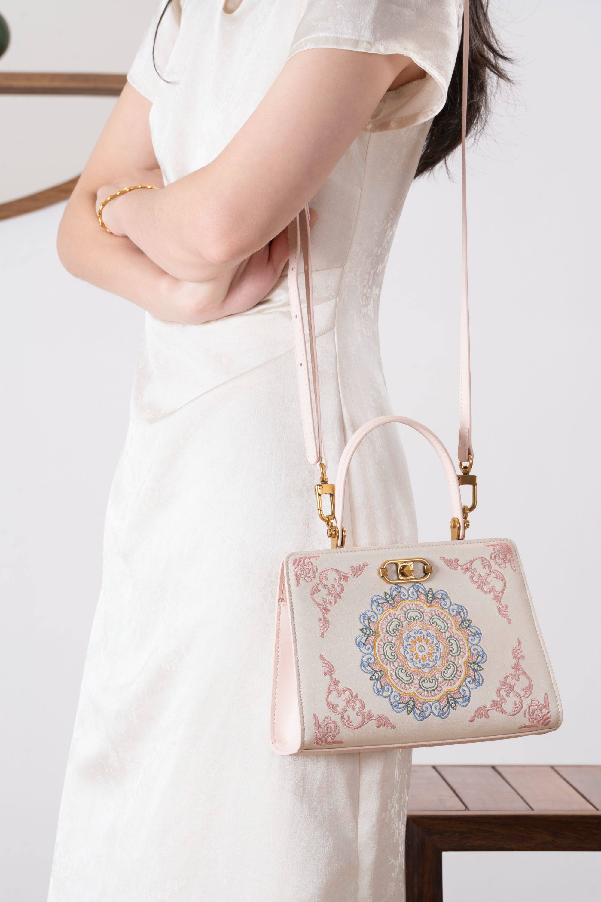 Heritage Embroidered New Chinese Style Accordion Bag – Baoxiang Blossom