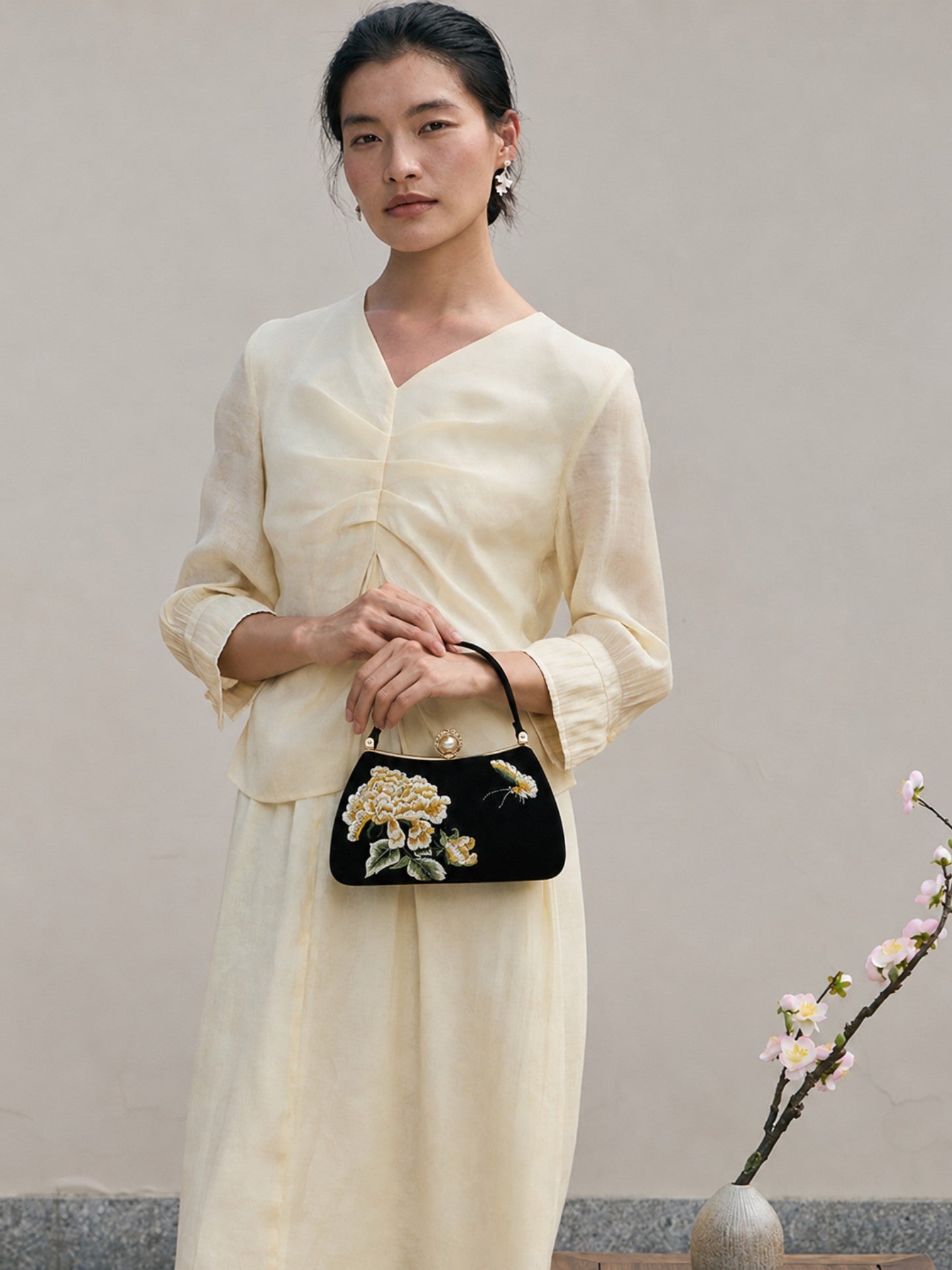 New Chinese Style Peony Embroidered Qipao Clutch Bag – Vintage Wedding Evening Handbag with Crystal Pearl Clasp-brocademodern