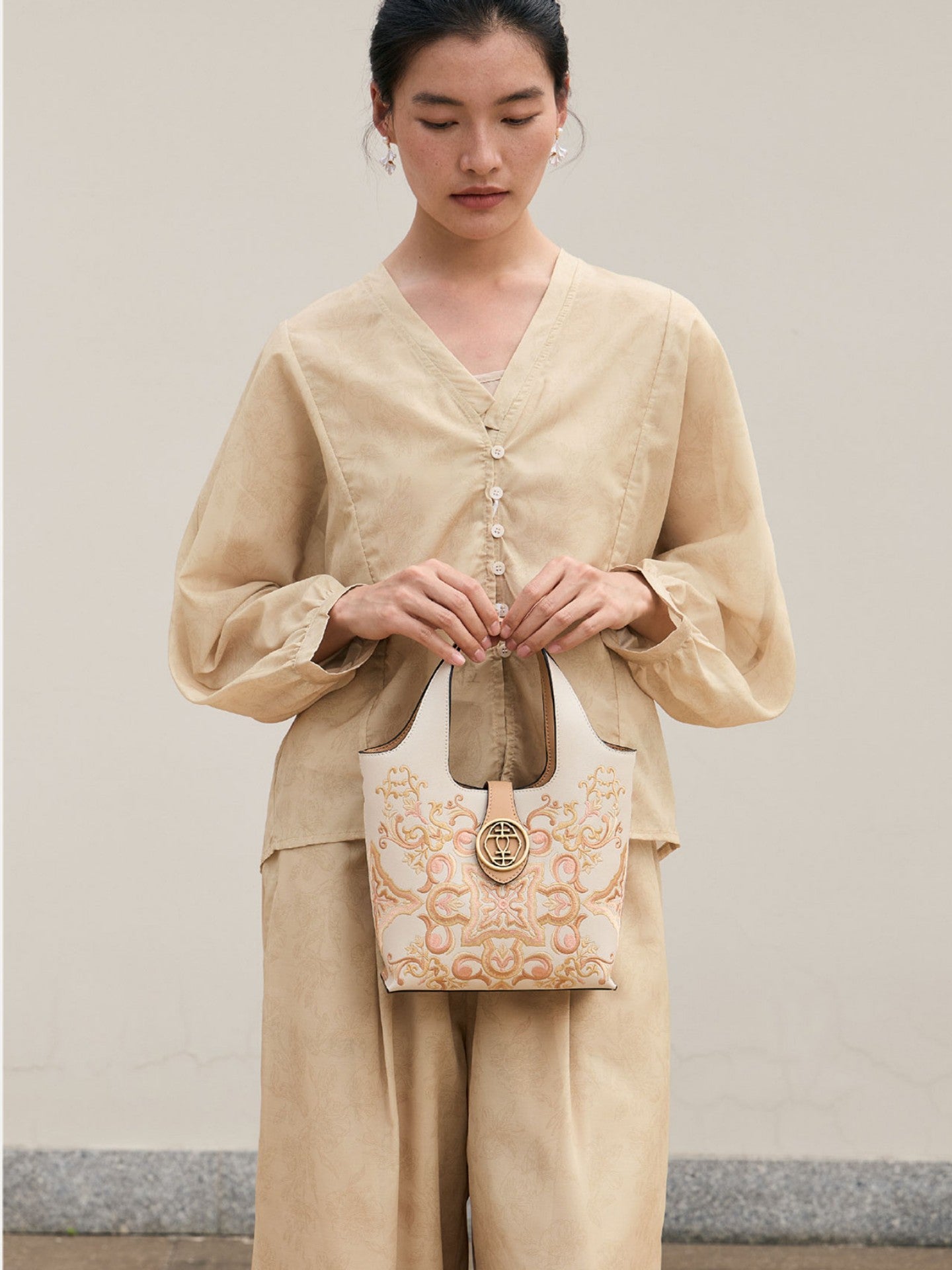 Dunhuang Arabesque Embroidered Basket Bag | Chinese Style Leather Tote