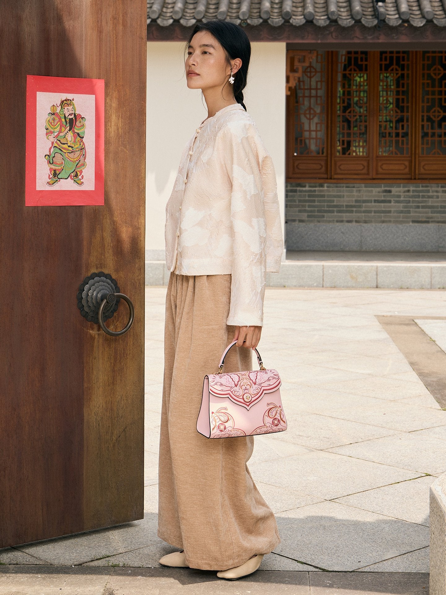 Luxury New Chinese Style Embroidered Leather Handbag – Koi & Gourd Motifs