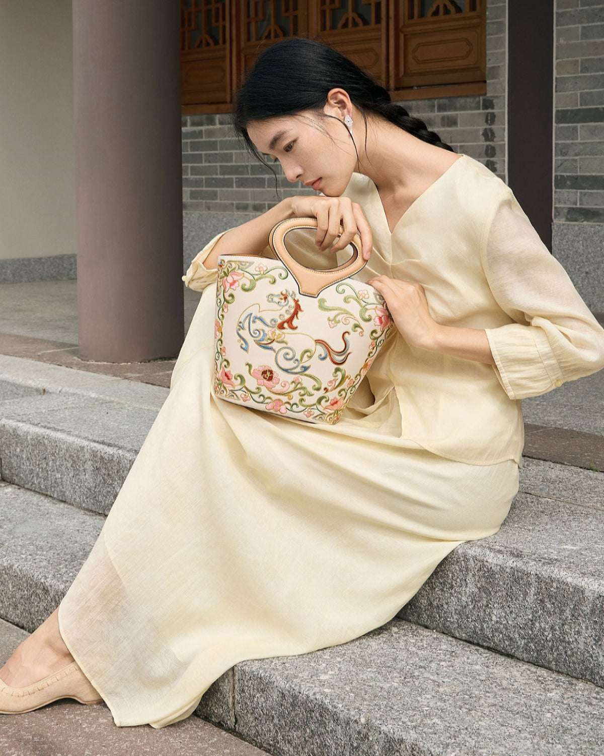 New Chinese Style Embroidered Leather Bucket Handbag - Heavenly Horse Fortune Tote Bag