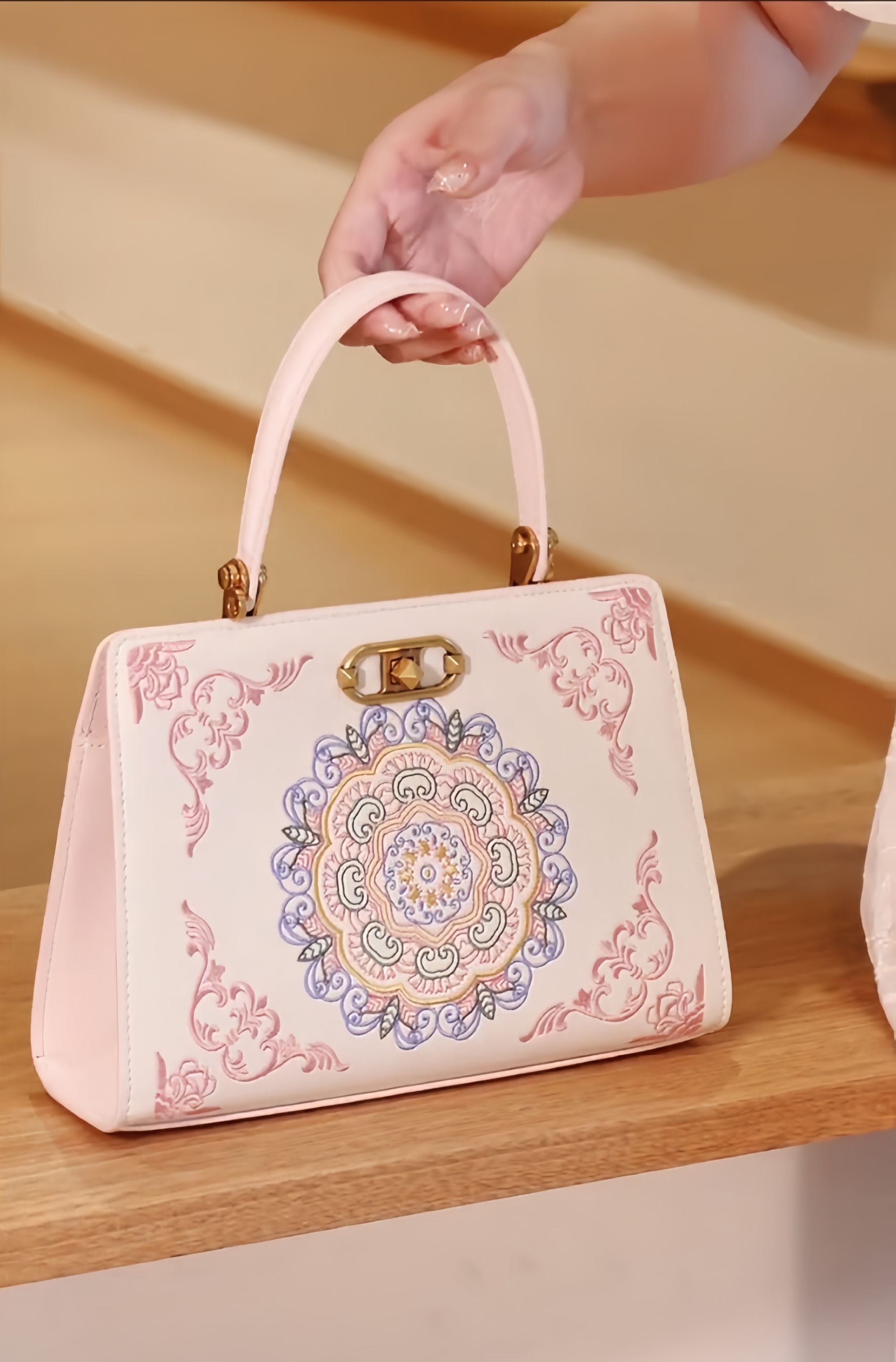 Heritage Embroidered New Chinese Style Accordion Bag – Baoxiang Blossom