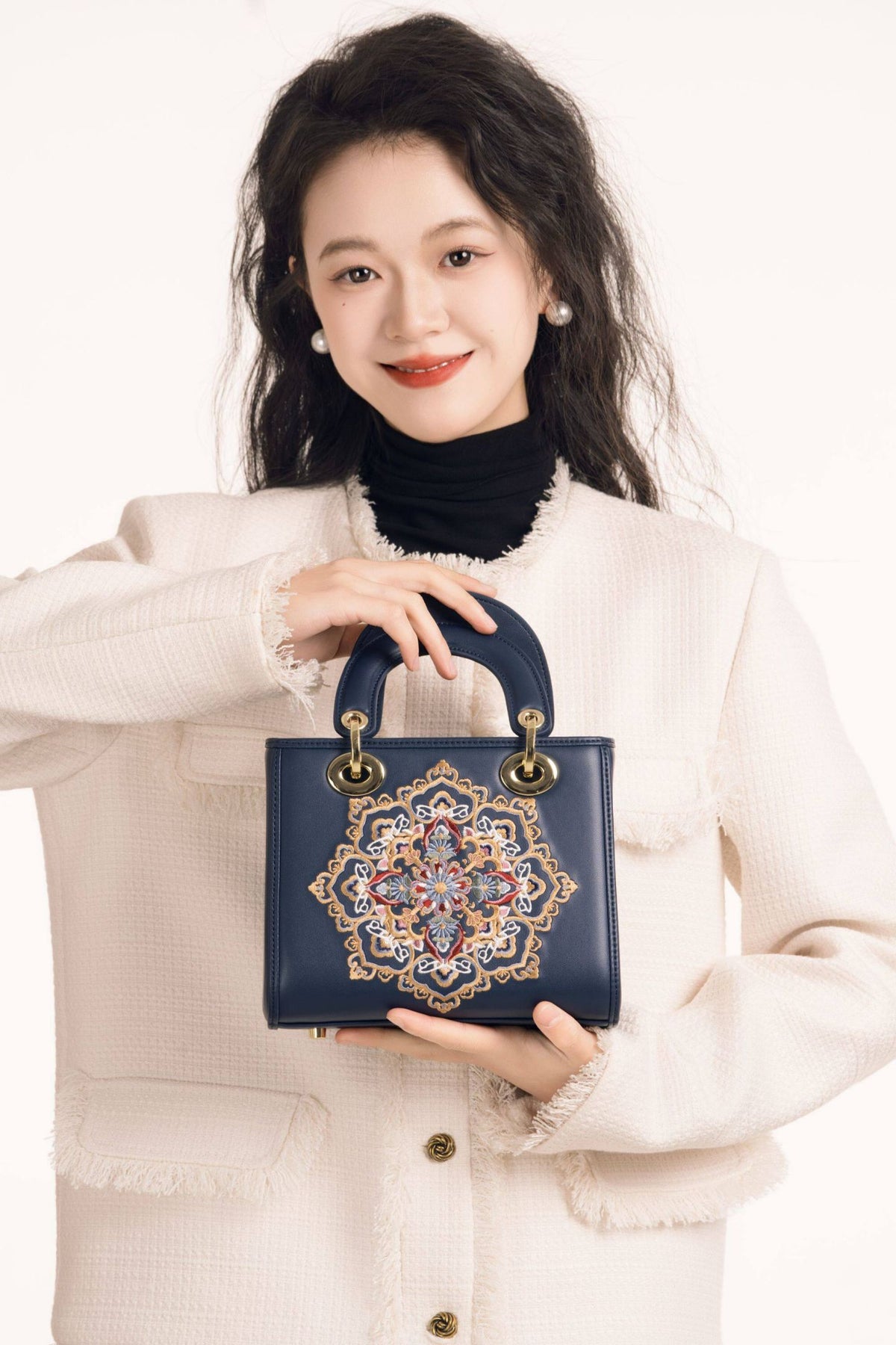 Heritage Embroidered New Chinese Style Diana Bag – baoxiang blossom-brocademodern