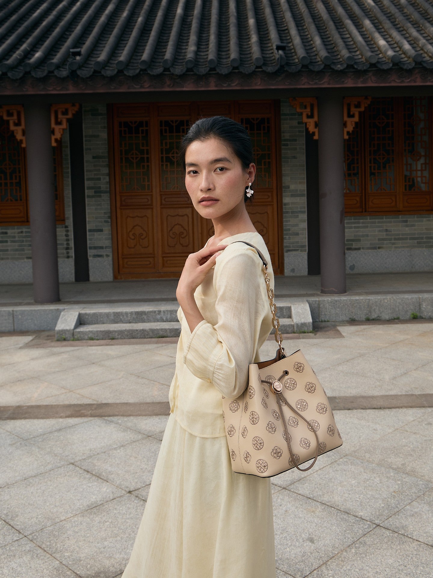 Chinoiserie Luxury Baoxiang Rosette Embroidered Bucket Bag – Vintage Shoulder & Handbag-brocademodern