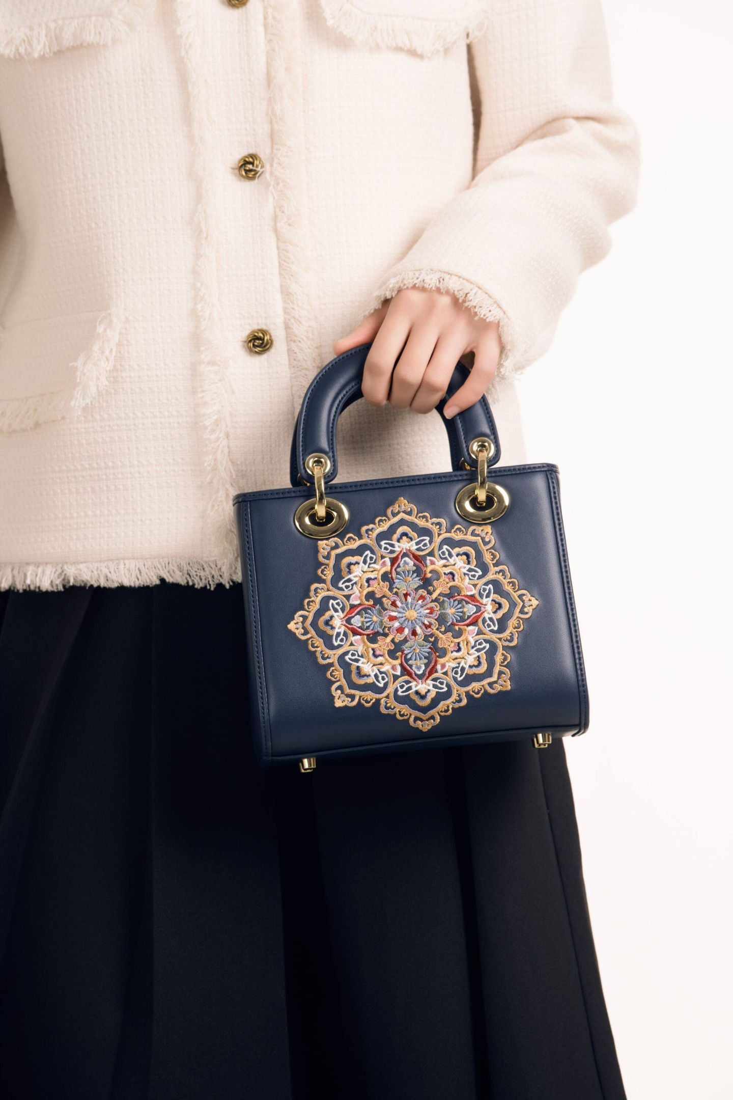 Gu (古) Embroidered Diana Bag | Chinese Style Handbag – brocademodern