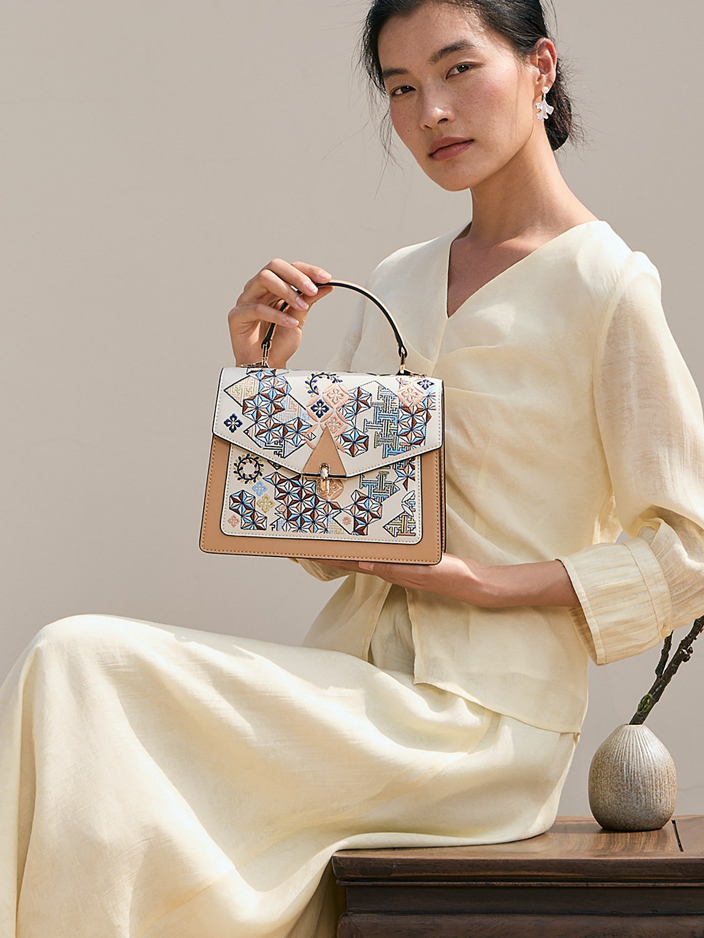 Chinoiserie Luxury Oriental Geometric Embroidered Leather Top-Handle Bag-brocademdoern