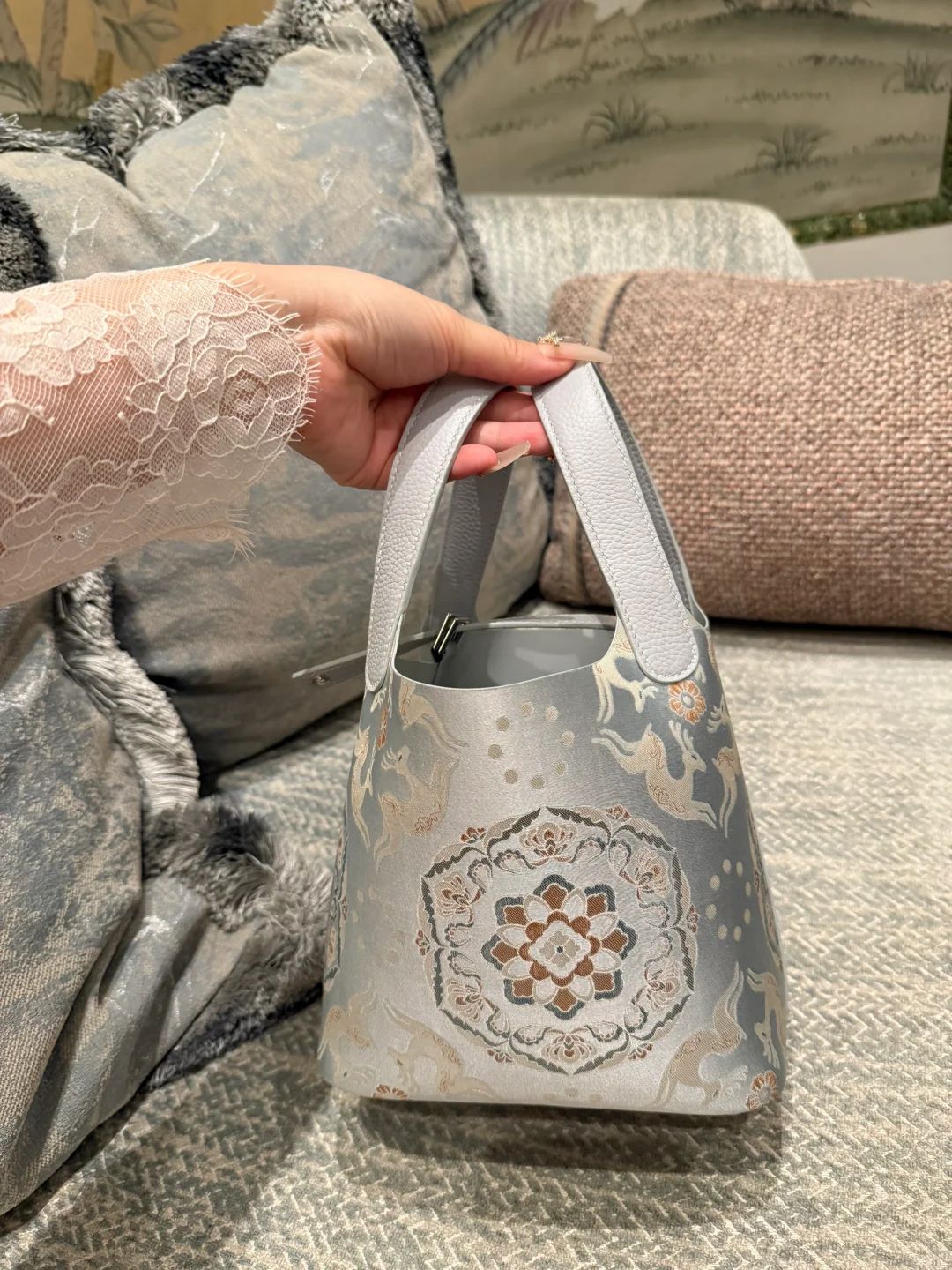 Chinoiserie Luxury Song Brocade Basket Bag – Precious Flower Running Deer