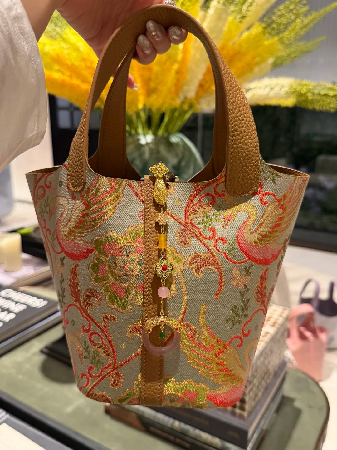 Qian Xiaoping Swan Lake Song Brocade Basket Bag – New Chinese Style Silk Brocade Handbag-brocademodern