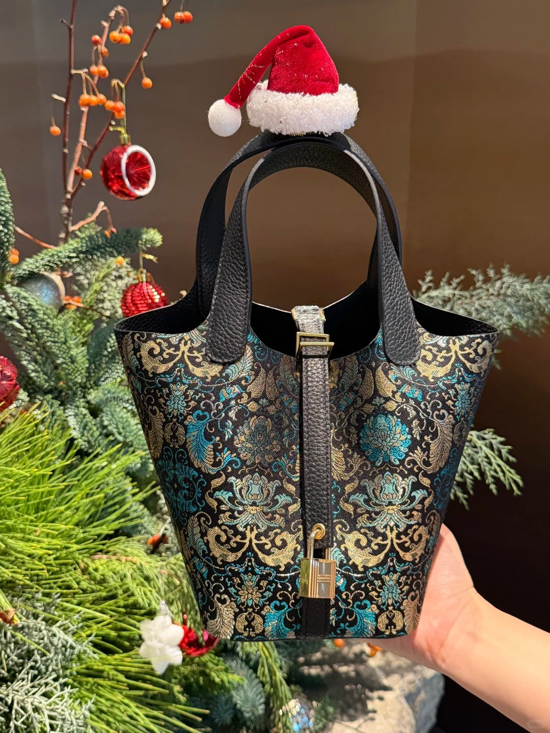 Shangjiukai Black Banana Leaf Lotus Song Brocade Basket Bag – New Chinese Style Silk Brocade Handbag-brocademodern