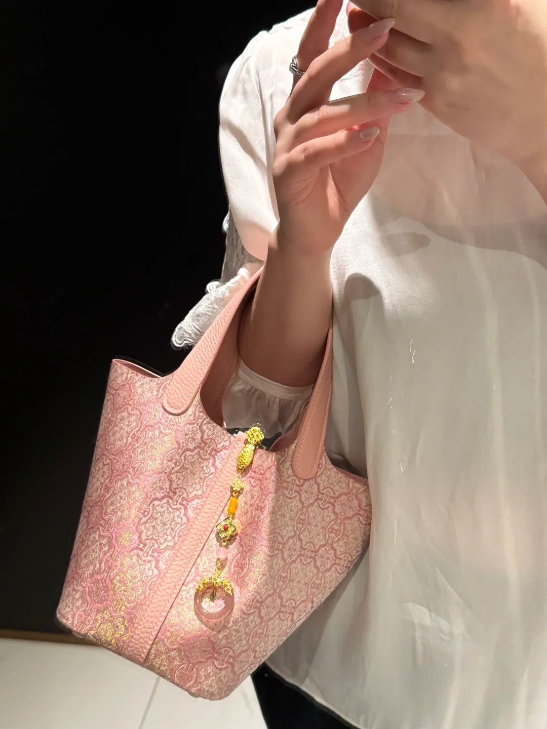 Shangjiukai Pink Dingsheng Song Brocade Basket Bag – New Chinese Style Silk Brocade Handbag-brocademodern