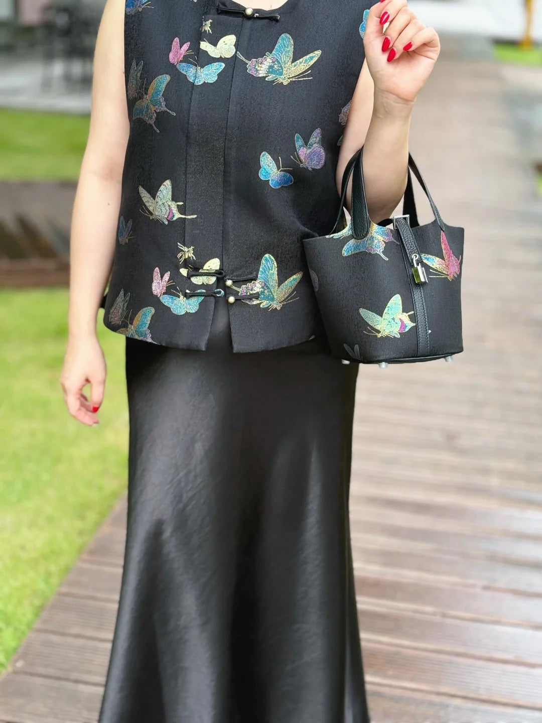 Spring Butterflies Song Brocade Basket Bag | Mulberry Silk Chinese Handbag-brocademodern