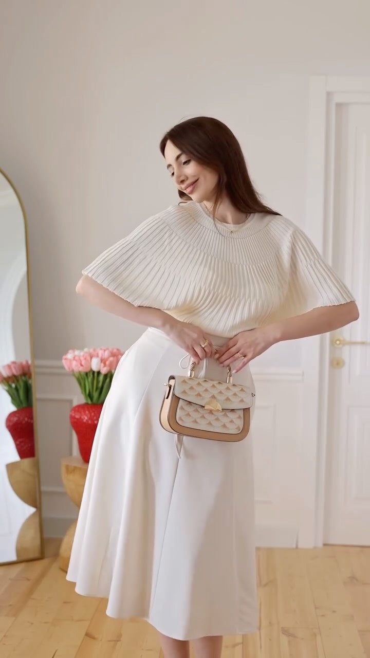 Brocade Modern community style story featuring a heritage bag