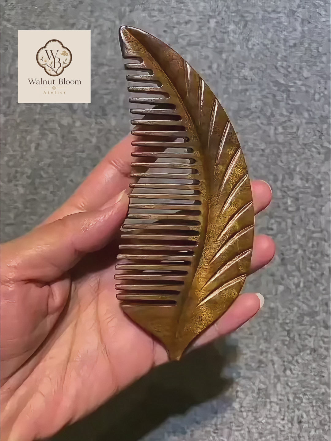 Golden Nanmu Leaf-Shaped Wooden Hair Comb – Handcrafted Chinese Gift
