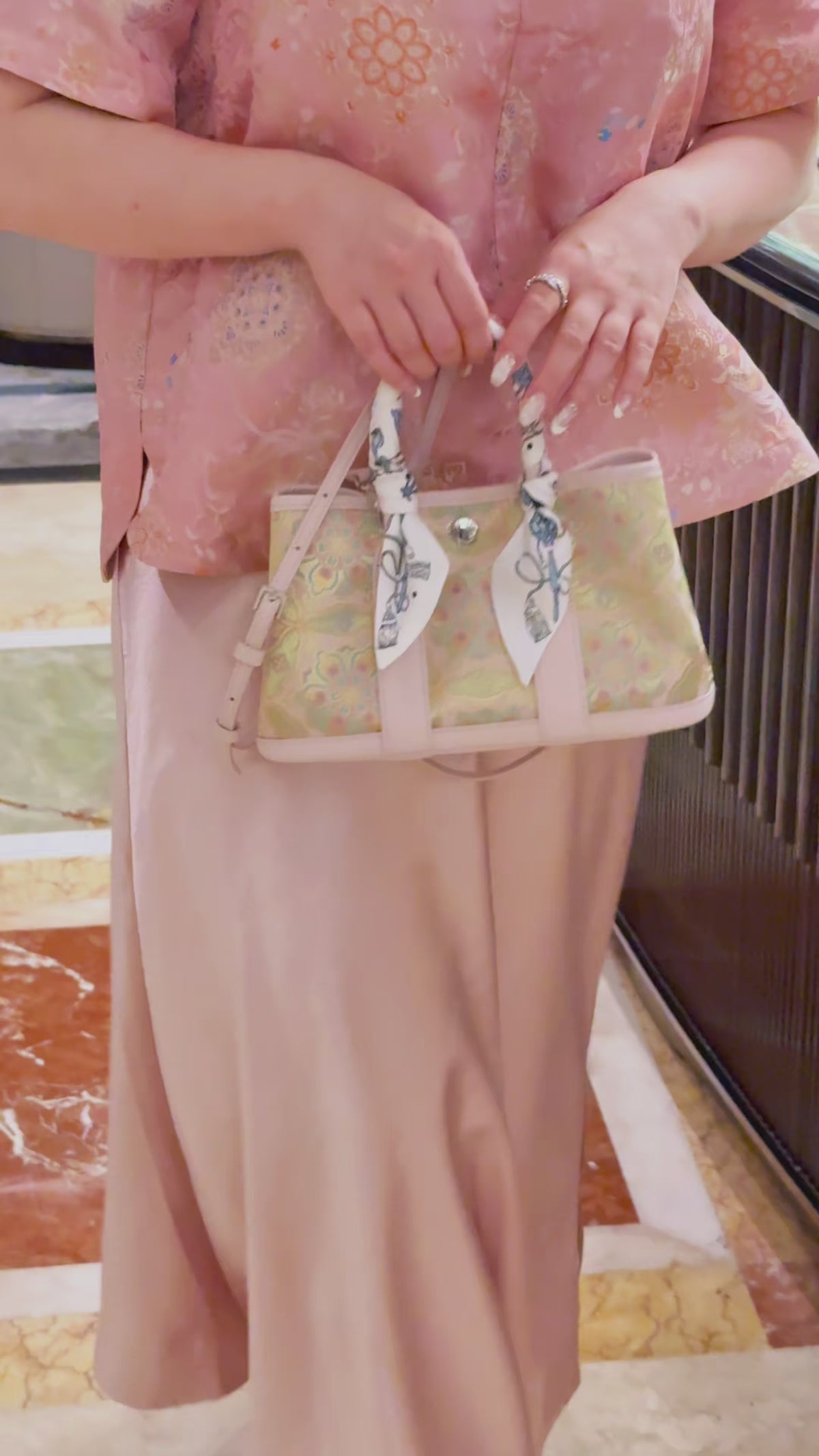 Song Brocade Garden Tote bag–Pink Precious Pattern