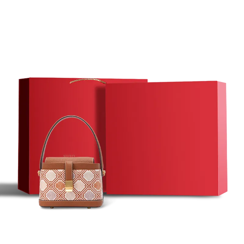 Red gift box for chrysanthemum meander bag.